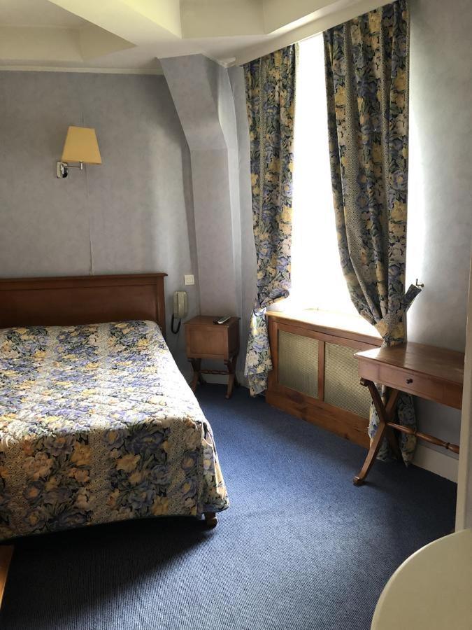 Le Cabouillet Hotell LʼIsle-Adam Eksteriør bilde