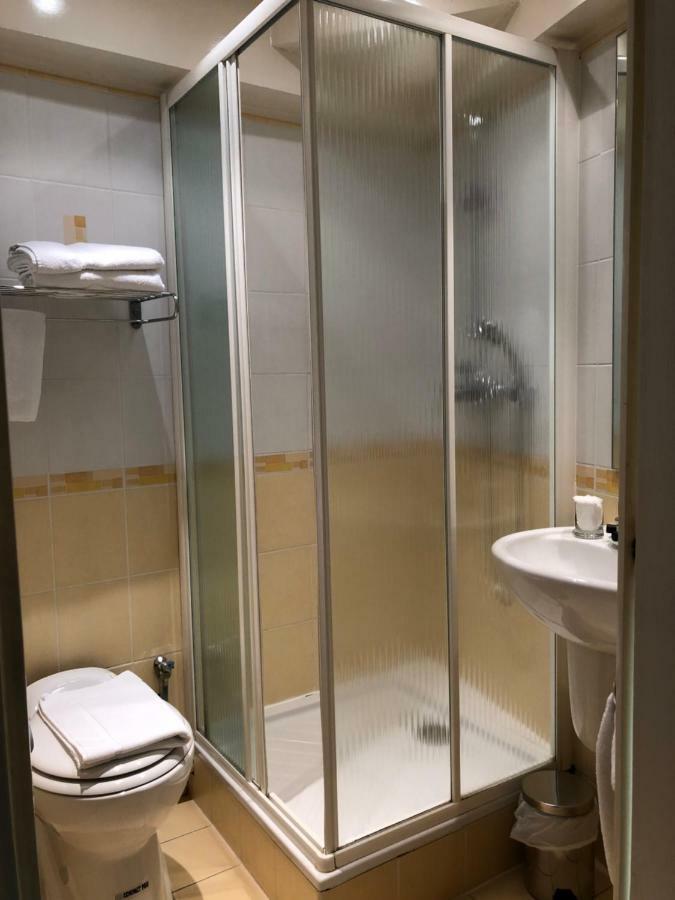 Le Cabouillet Hotell LʼIsle-Adam Eksteriør bilde